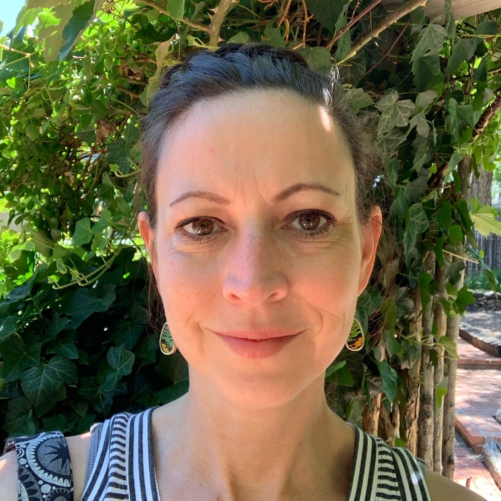 Meet your Posher, Elizabeth